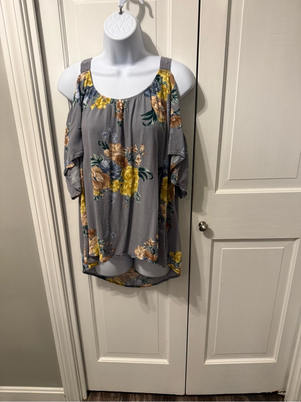 TorridGray Cold-Shoulder Floral Tunic with Yellow Blooms - Picture 4 of 8